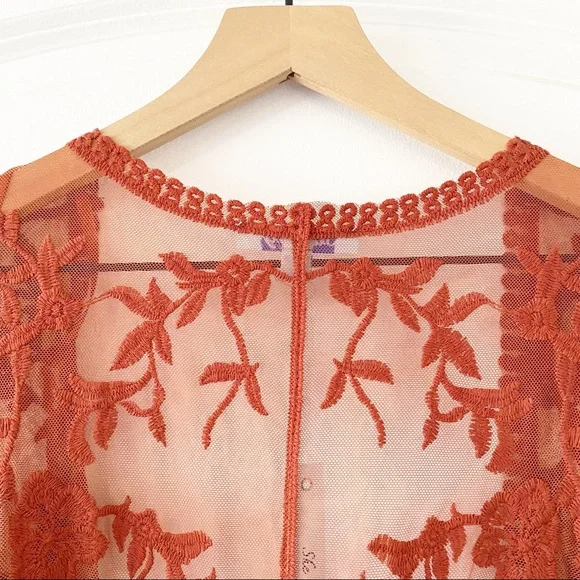 NWT SHE & SKY sheer lace brick duster - Picture 7 of 10